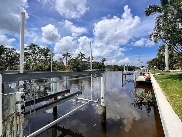 5530 ALMAR DR, Punta Gorda, FL 33950