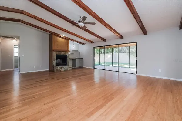 515 SANDALWOOD DR, Plant City, FL 33563
