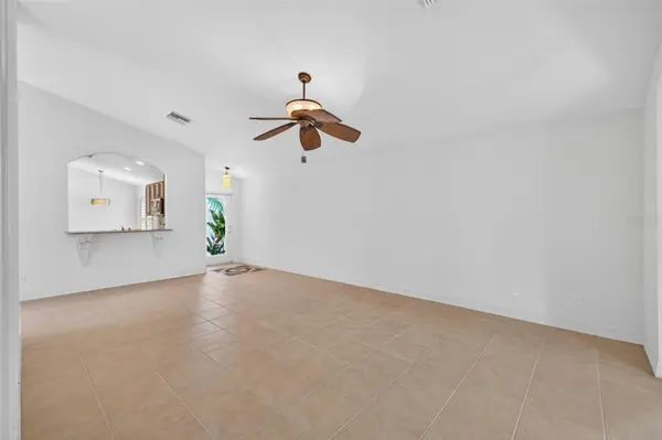 1574 WINDAMERE LN, Naples, FL 34119