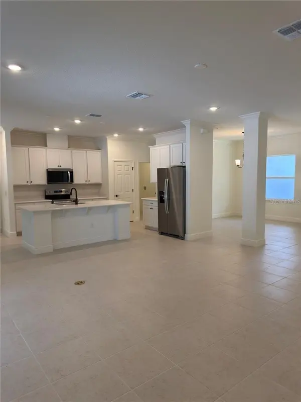 8925 N GOLFVIEW DR, Citrus Springs, FL 34434