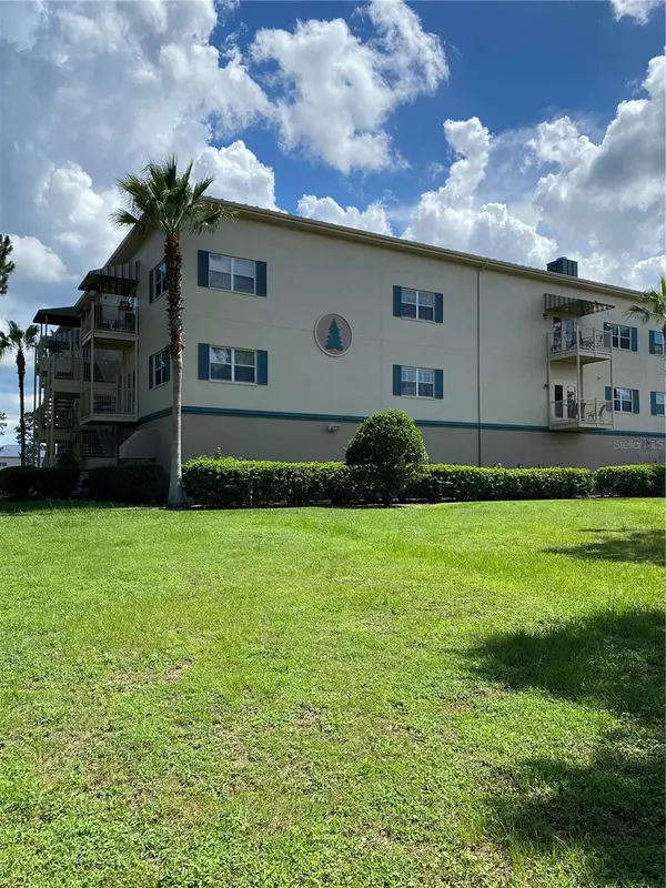 8176 SOUTHERN PINES DR #8176, Brooksville, FL 34601