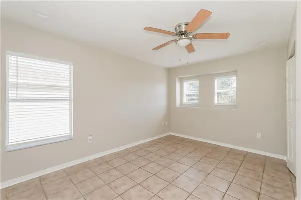 12125 FOX BLOOM AVE, Gibsonton, FL 33534