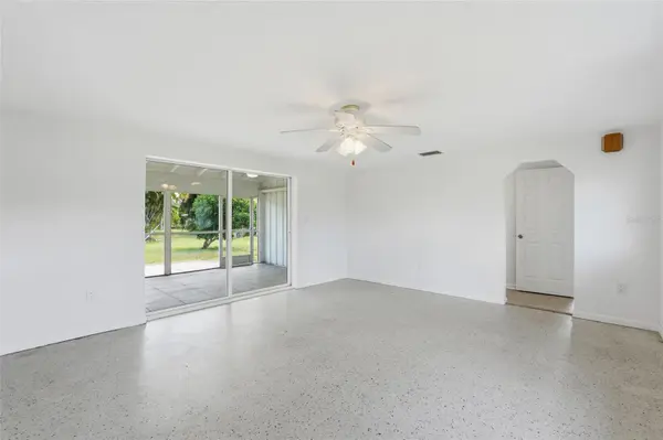 700 DOLPHIN Pkwy, Punta Gorda, FL 33950