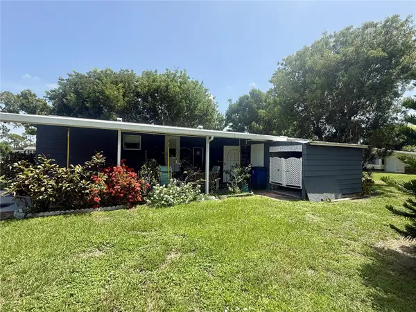9735 LAKE FAIRWAYS BLVD, North Fort Myers, FL 33903