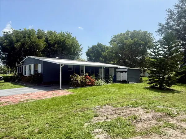 9735 LAKE FAIRWAYS BLVD, North Fort Myers, FL 33903