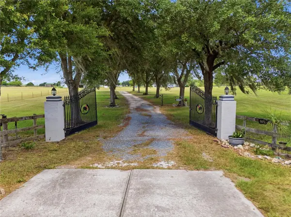 11748 NE JACKSONVILLE RD, Anthony, FL 32617
