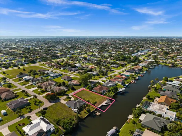 3022 SE 6TH AVE, Cape Coral, FL 33904
