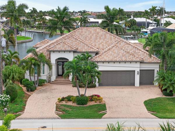 2018 DEBORAH DR, Punta Gorda, FL 33950