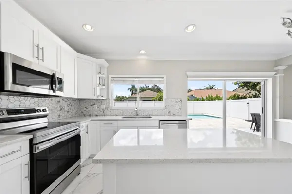 13225 HAMPTON PARK CT, Fort Myers, FL 33913