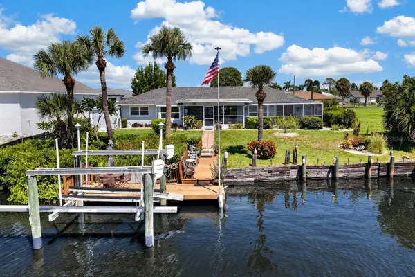 2516 DIXON TER, Port Charlotte, FL 33981