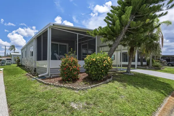2100 KINGS HWY #522, Port Charlotte, FL 33980