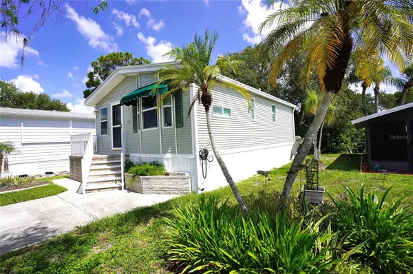125 BROOKSHIRE DR, Nokomis, FL 34275