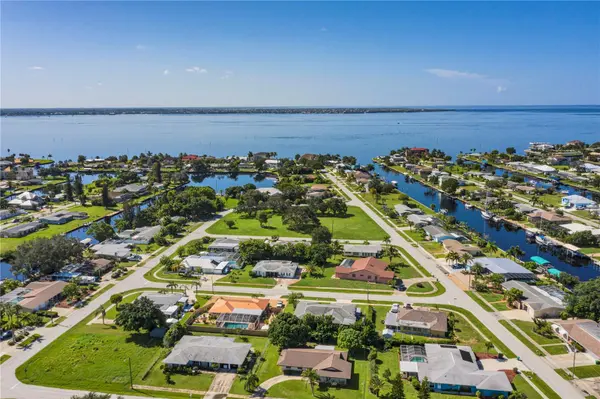326 WHERLEY AVE SE, Port Charlotte, FL 33952