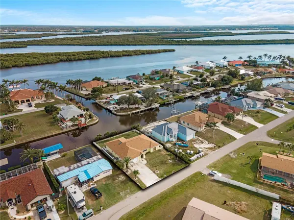 3370 DOVER DR, Punta Gorda, FL 33983