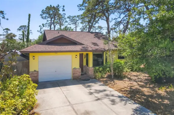 521 ARTISTS AVE, Englewood, FL 34223