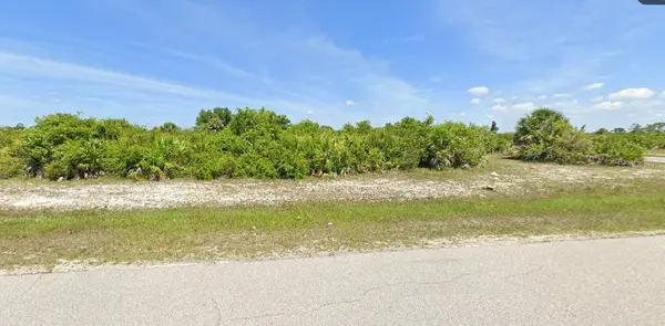 39 DECORORE DR, Rotonda West, FL 33947