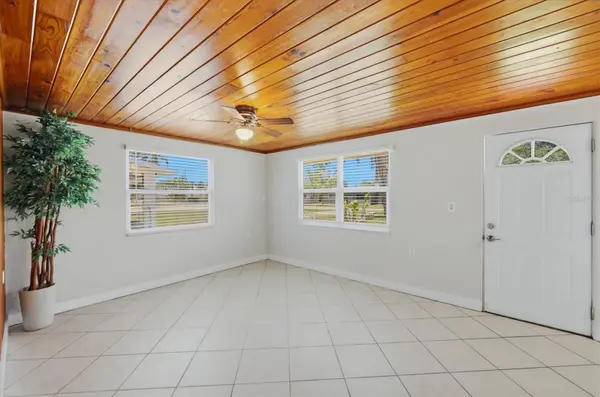155 MAGNOLIA AVE, Englewood, FL 34223