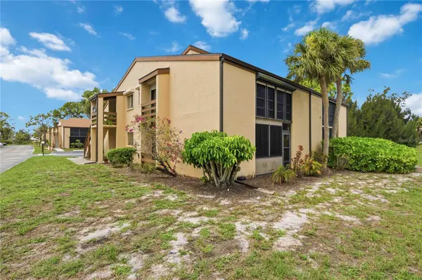 18 QUAILS RUN BLVD #18202, Englewood, FL 34223