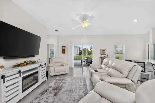 93 MARK TWAIN LN, Rotonda West, FL 33947