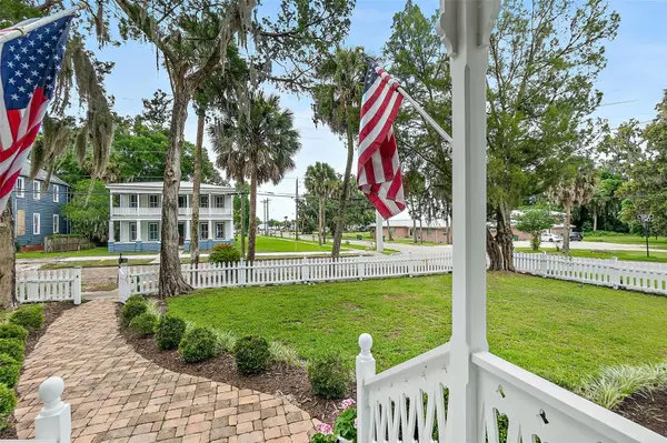 220 S 4TH ST, Palatka, FL 32177