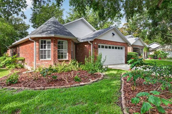 18 OAK VILLAGE DR, Ormond Beach, FL 32174