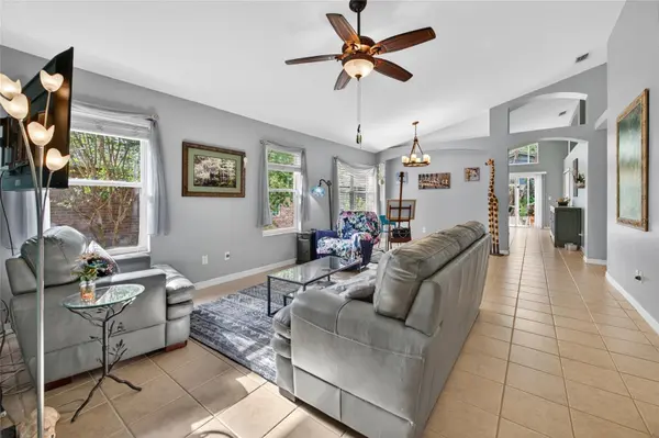 18 OAK VILLAGE DR, Ormond Beach, FL 32174