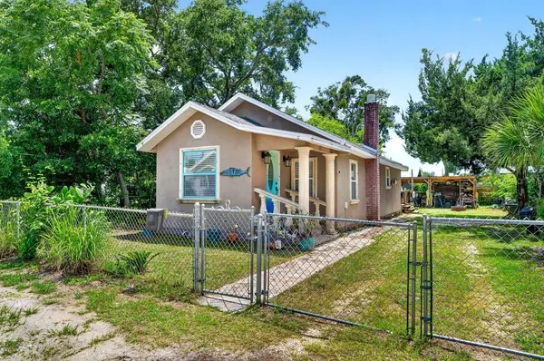 616 DORA ST, New Smyrna Beach, FL 32168