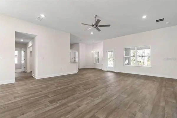 98 ROLLING SANDS DR, Palm Coast, FL 32164