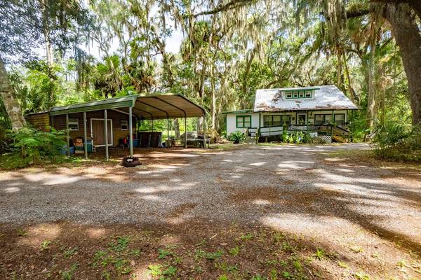 104 W LOUIS BROER RD, East Palatka, FL 32131