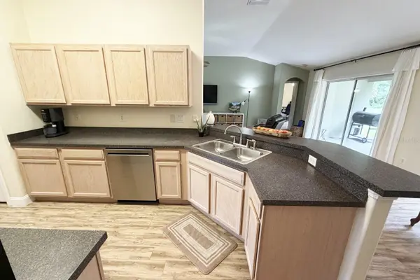 1 SLEEPING BEAUTY PL, Palm Coast, FL 32164