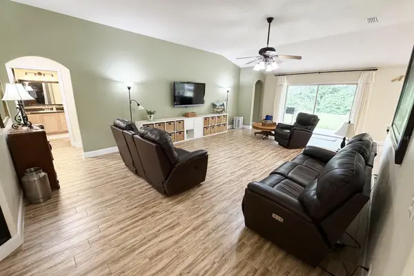 1 SLEEPING BEAUTY PL, Palm Coast, FL 32164