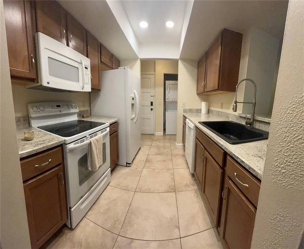 308 PALM COAST Pkwy NE #203, Palm Coast, FL 32137
