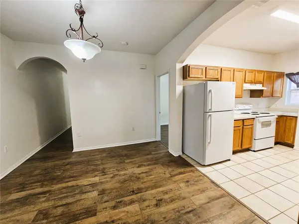 1004 PARK CENTRAL CIR, Groveland, FL 34736