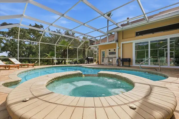 9161 SOUTHERN COMFORT CT, Weeki Wachee, FL 34613