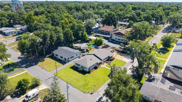 1012 N BAKER ST, Mount Dora, FL 32757