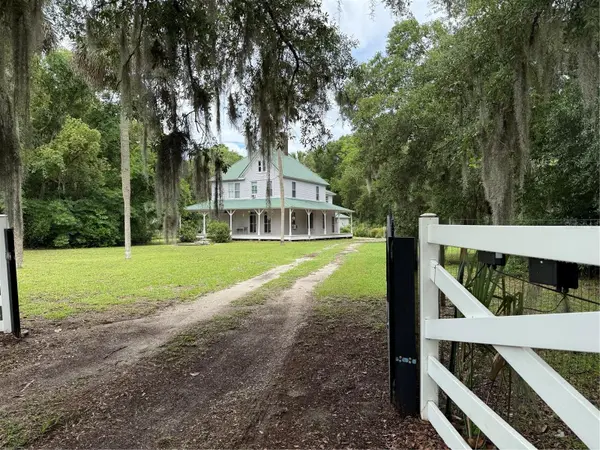 110 N VOLUSIA AVE, Pierson, FL 32180