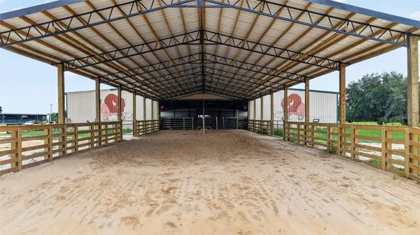 40812 GRAYS AIRPORT RD, Lady Lake, FL 32159