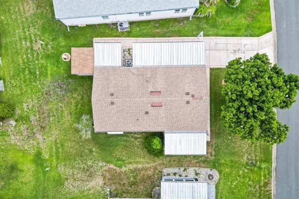 1534 HILLCREST DR, Lady Lake, FL 32159
