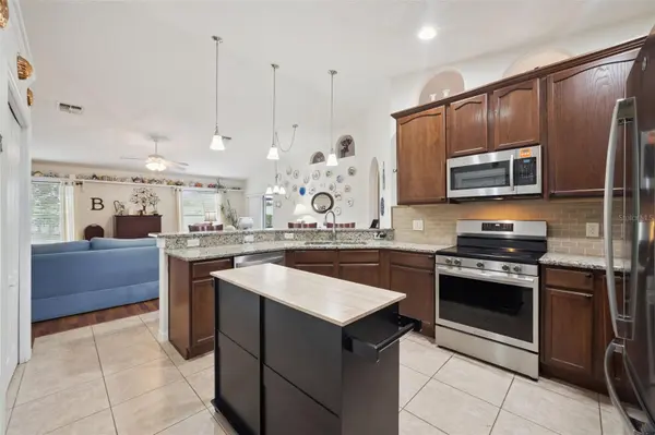 2243 WOLF RIDGE LN, Mount Dora, FL 32757