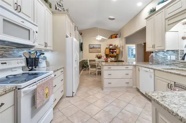 21830 KING EDWARD CT, Leesburg, FL 34748