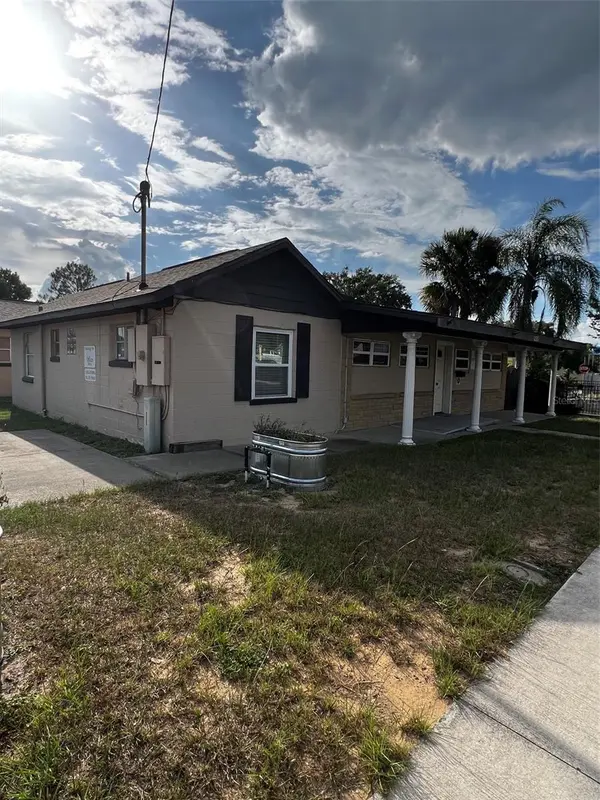 1220 S BAY ST S, Eustis, FL 32726