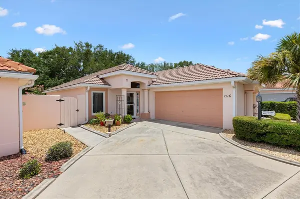 1516 MARTINEZ DR, Lady Lake, FL 32159
