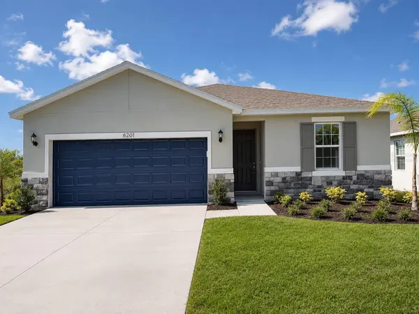 6201 N SANDERS GROVE CIR, Okahumpka, FL 34762