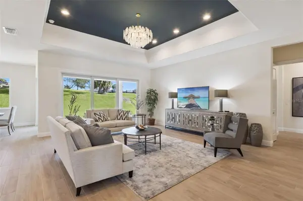 4044 PINNACLE PL, Lady Lake, FL 32159