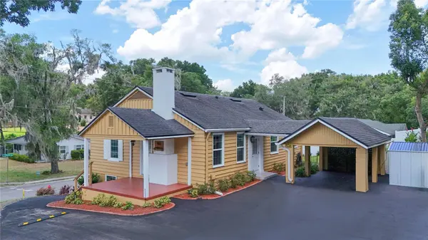 102 N CLAYTON ST, Mount Dora, FL 32757