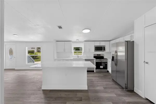 225 SKYLINE DR, Lady Lake, FL 32159