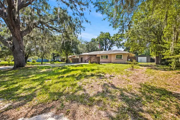 5762 S AGNEW RD, Belleview, FL 34420