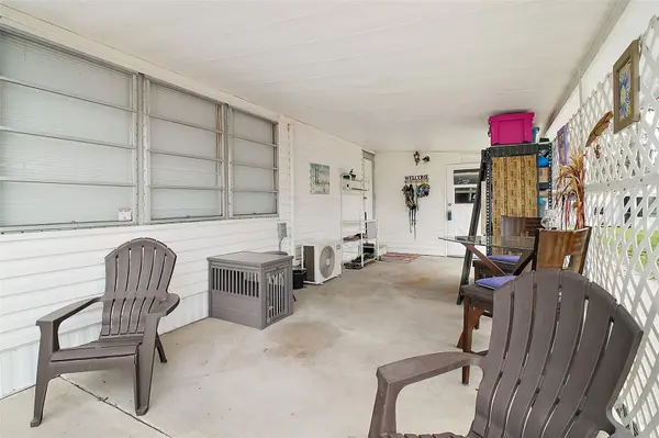 11723 MAGNOLIA AVE, Tavares, FL 32778