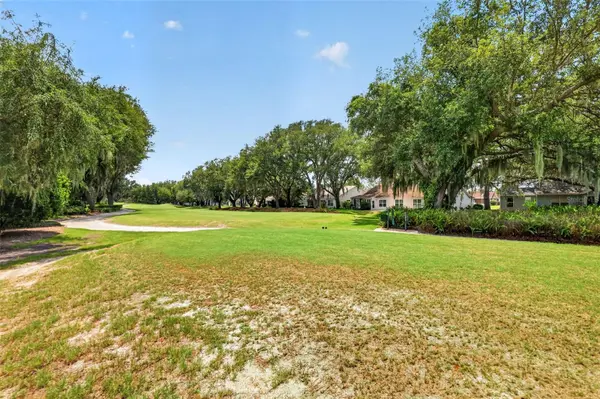 542 LOMA PASEO DR, The Villages, FL 32159