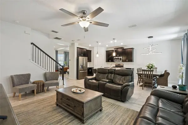 1235 DORA PARC LN, Mount Dora, FL 32757